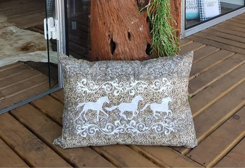 Horse cushion II - Only pre order